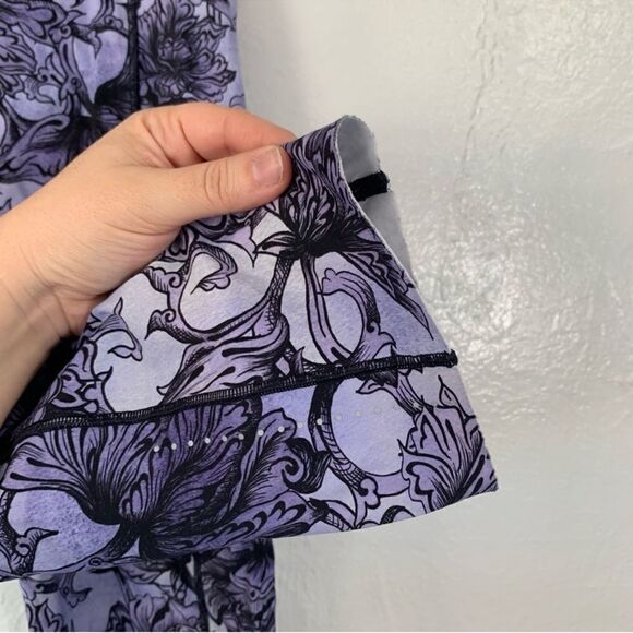 Lululemon Fast & Free Crop Leggings 6 - Picture 9 of 12